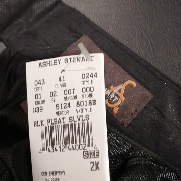 New on tags Tops blouse - Picture 5 of 6